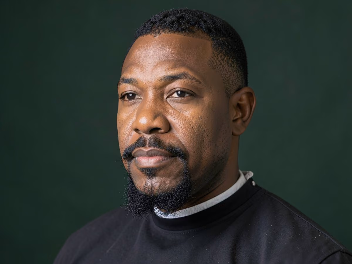 Man with a waves with goatee haircut