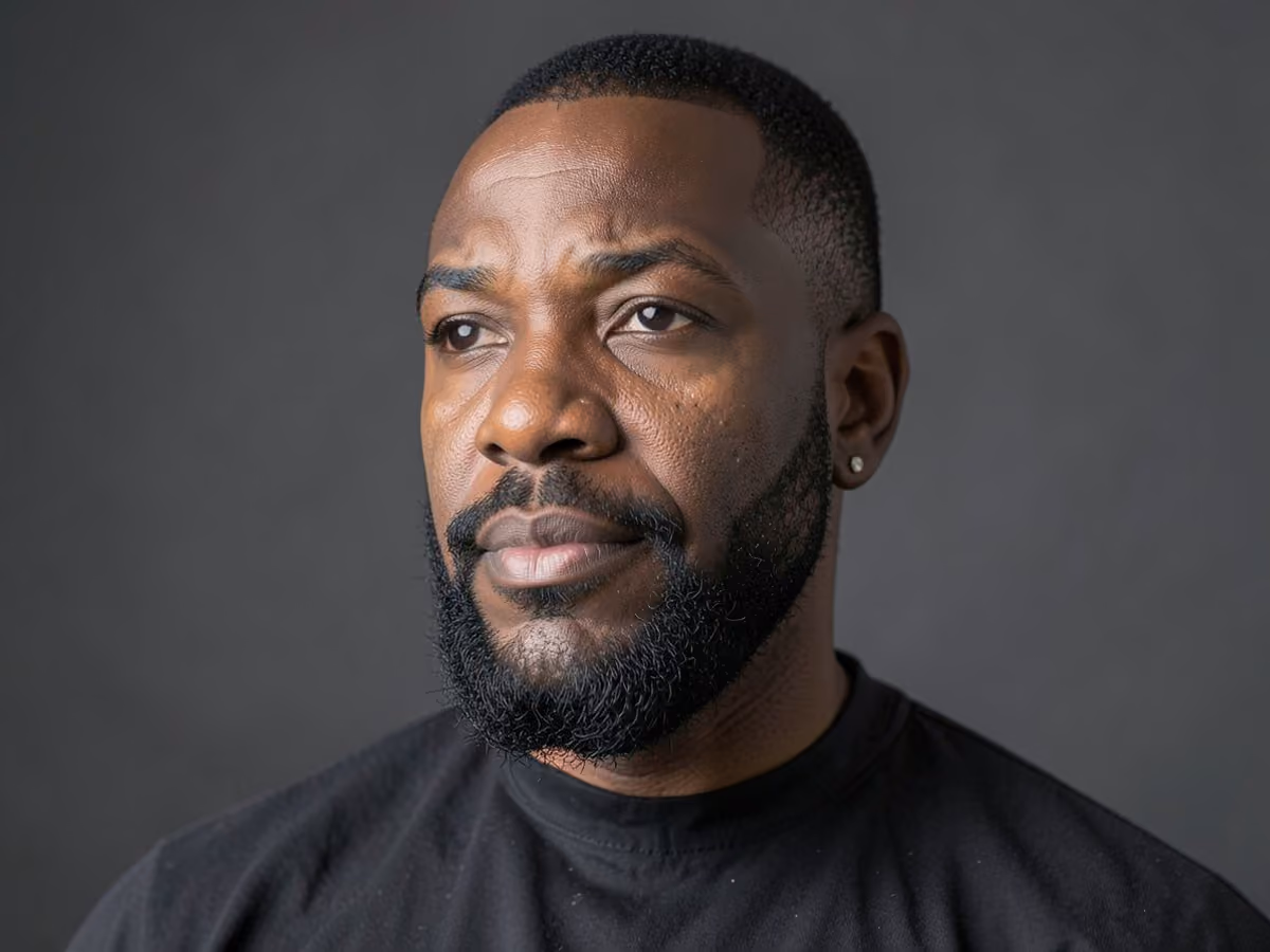 Man with a razor bump friendly beard haircut