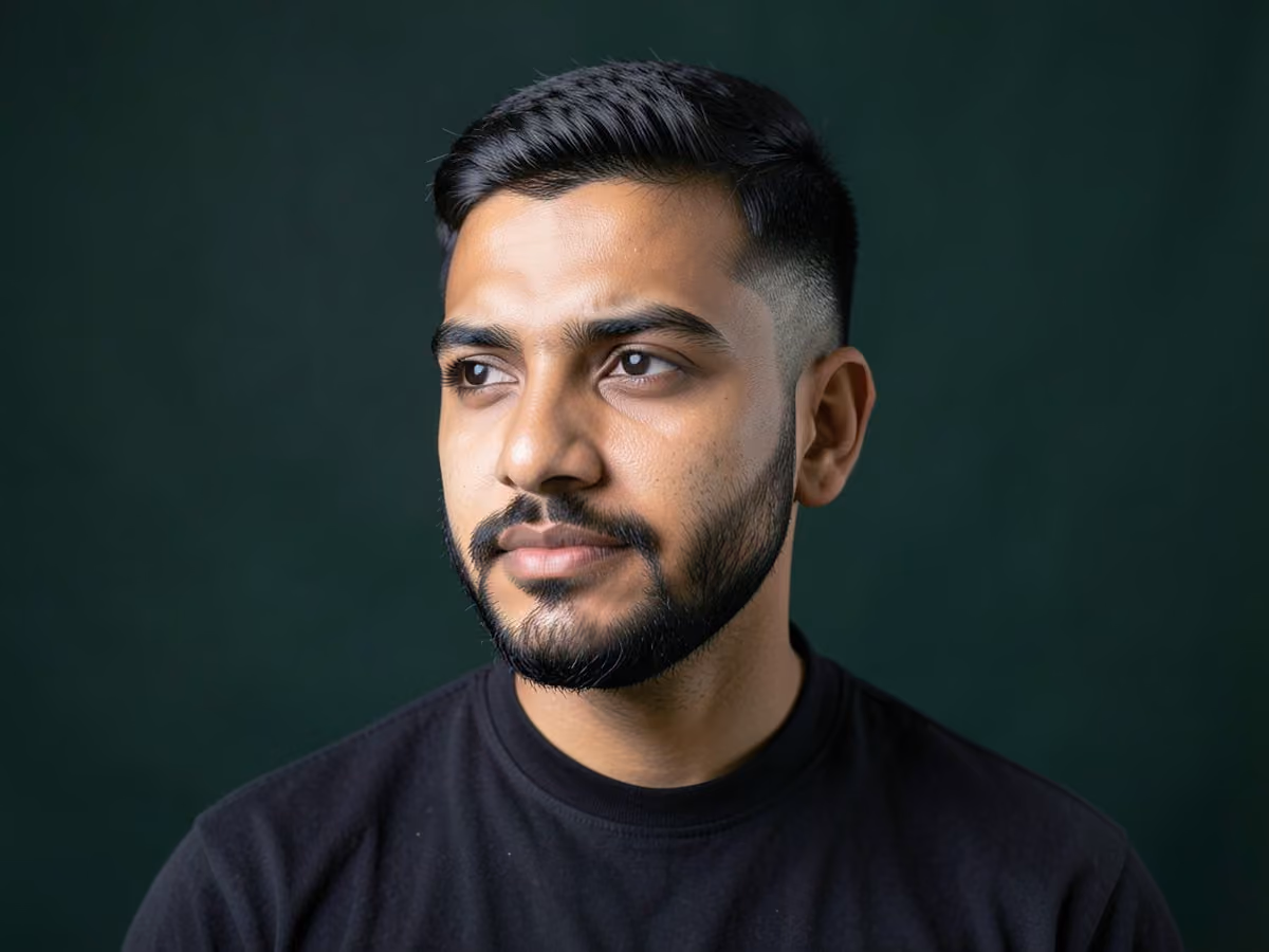 Man with a chris hemsworth thor ragnarok haircut
