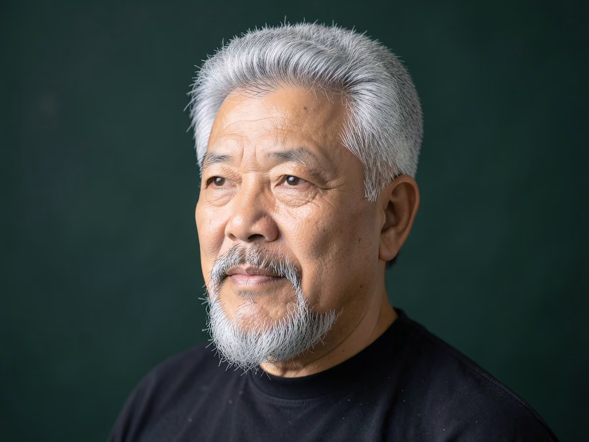 Man with a fluffy hair with goatee
