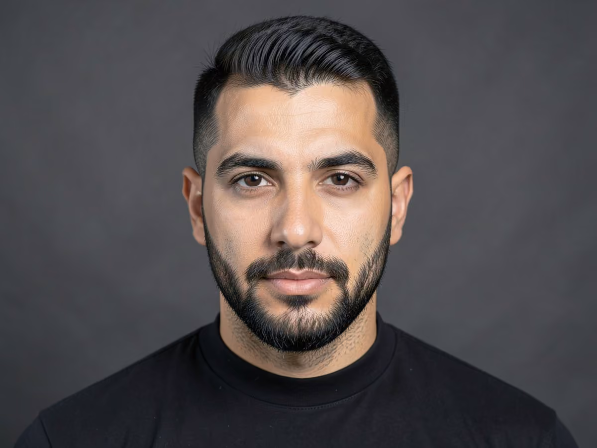 Man with a frat haircut for thick hair