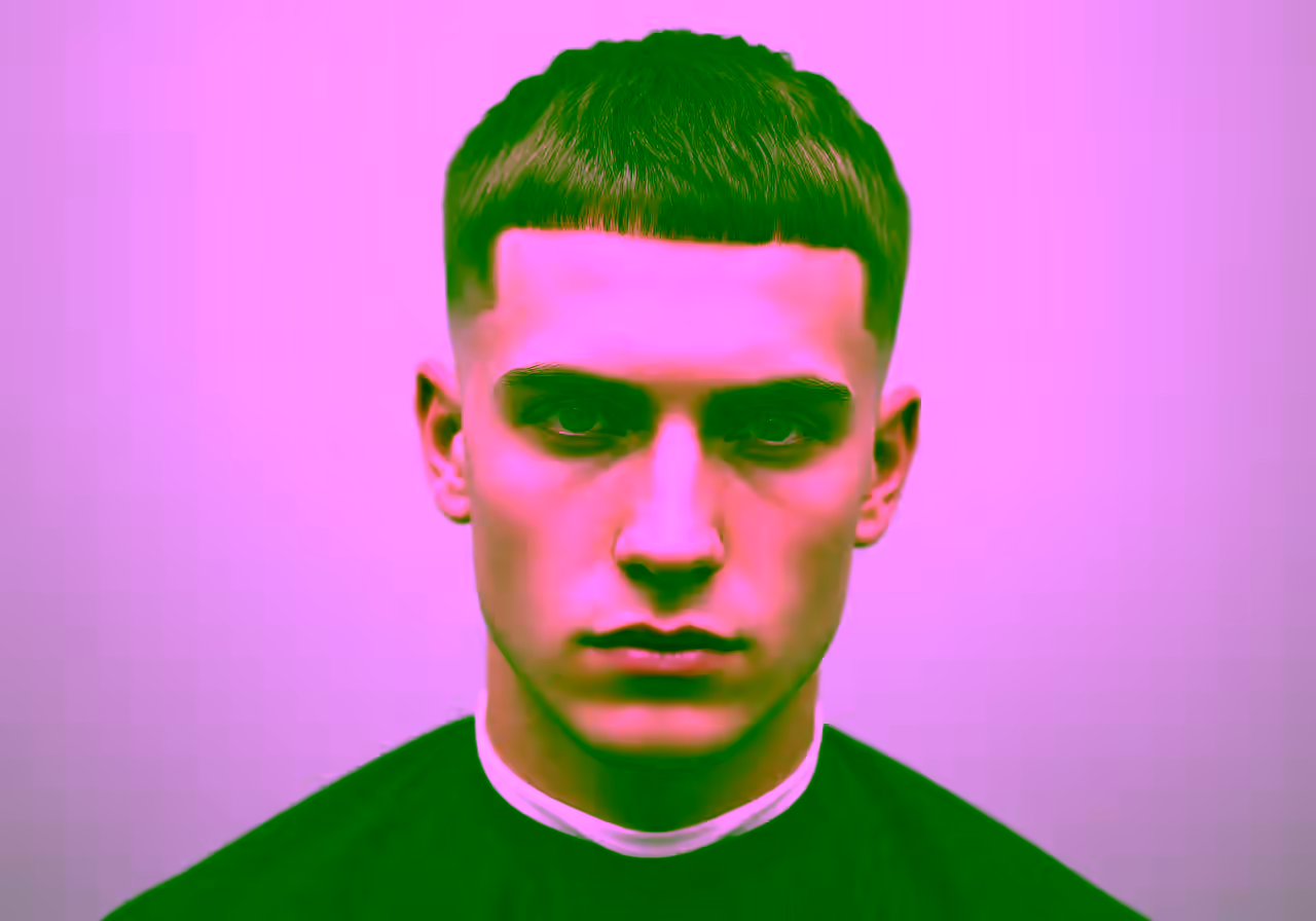 Mid Taper Short Hair hairstyle for men 2026 — medium taper fade variation, best for busy lifestyles + all hair types, modern barbering by Master Stylist Jessica Hamilton