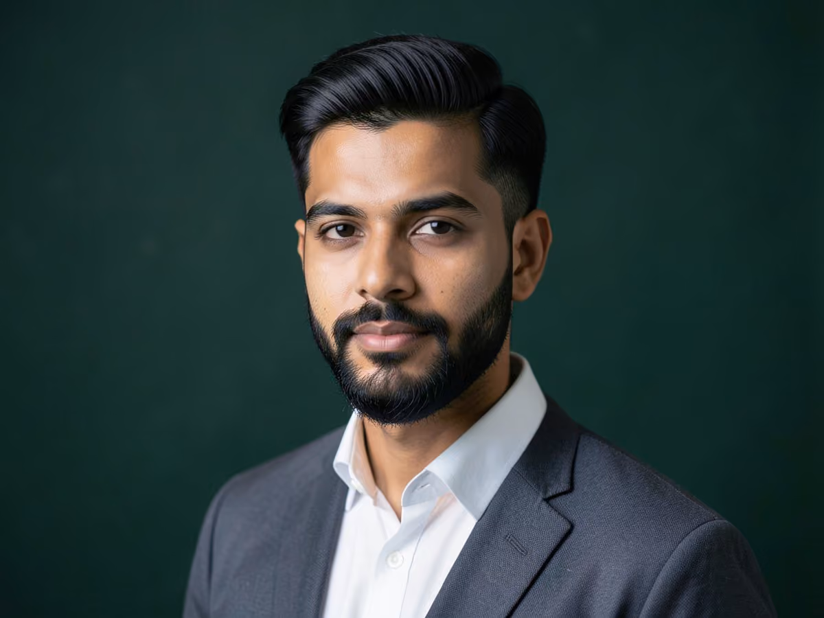 Man with a long top with corporate beard