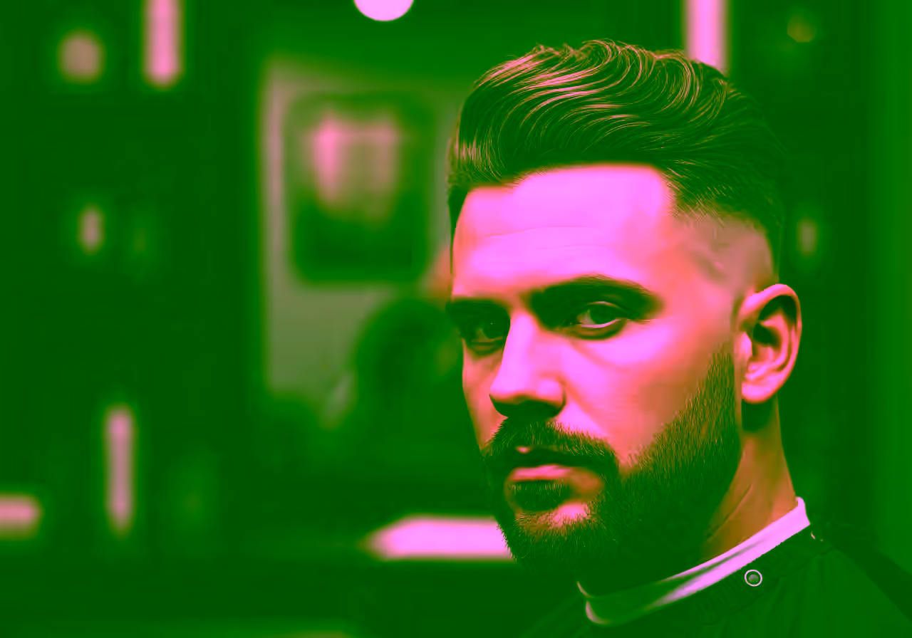 Skin Fade Long Hair hairstyle for men 2026 — skin fade variation, best for oval, heart faces + wavy/straight hair, modern barbering by Master Stylist Jessica Hamilton