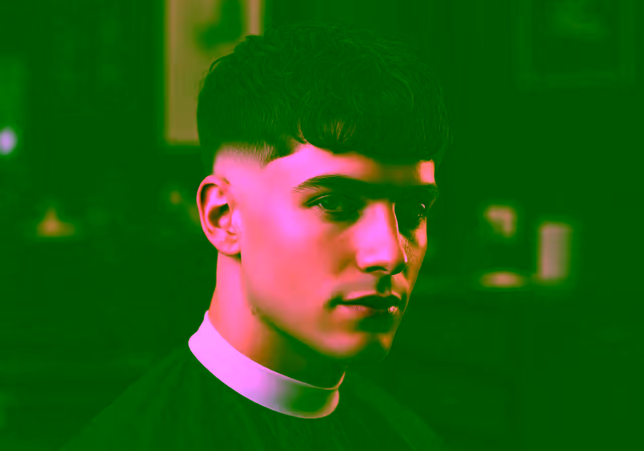 Textured Crop Low Fade hairstyle for men 2026 — textured crop variation, best for oval and heart faces + straight/wavy hair, modern barbering by Master Stylist Jessica Hamilton