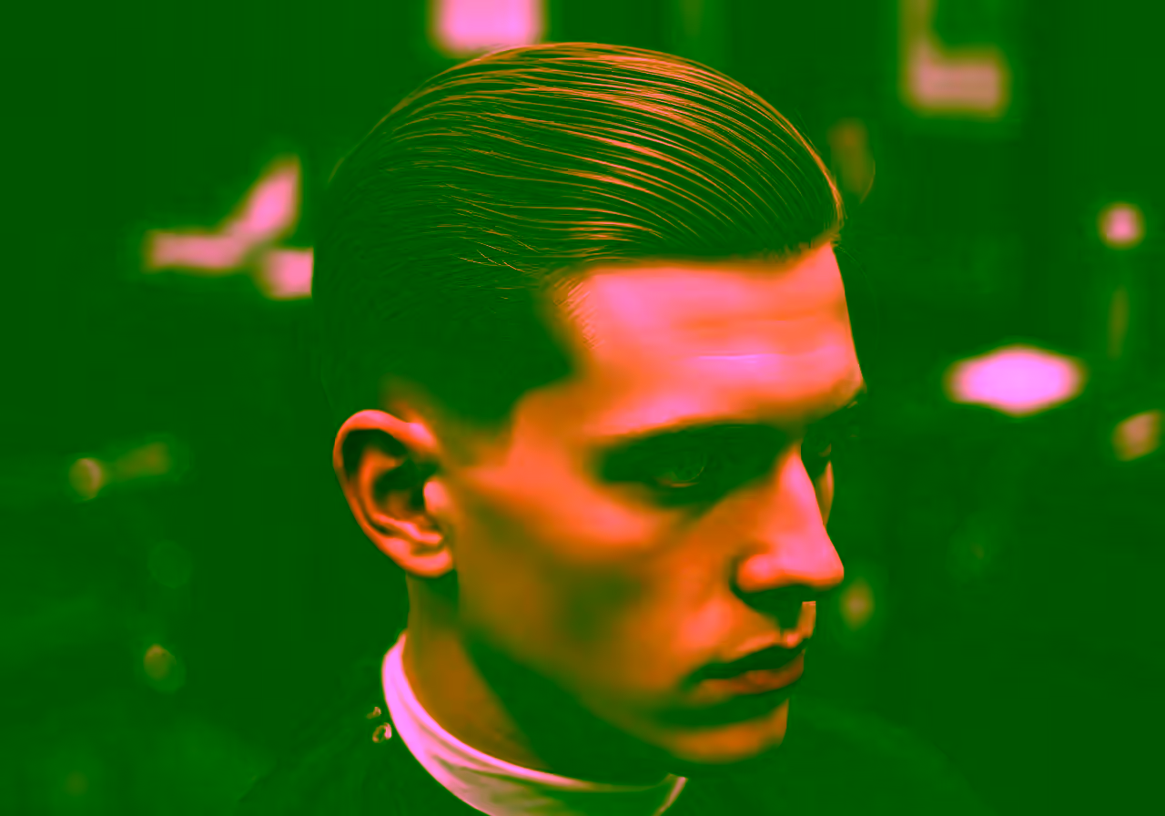 Straight Hair Undercut hairstyle for men 2026 — undercut variation, best for fine to medium straight hair, modern barbering by Master Stylist Jessica Hamilton